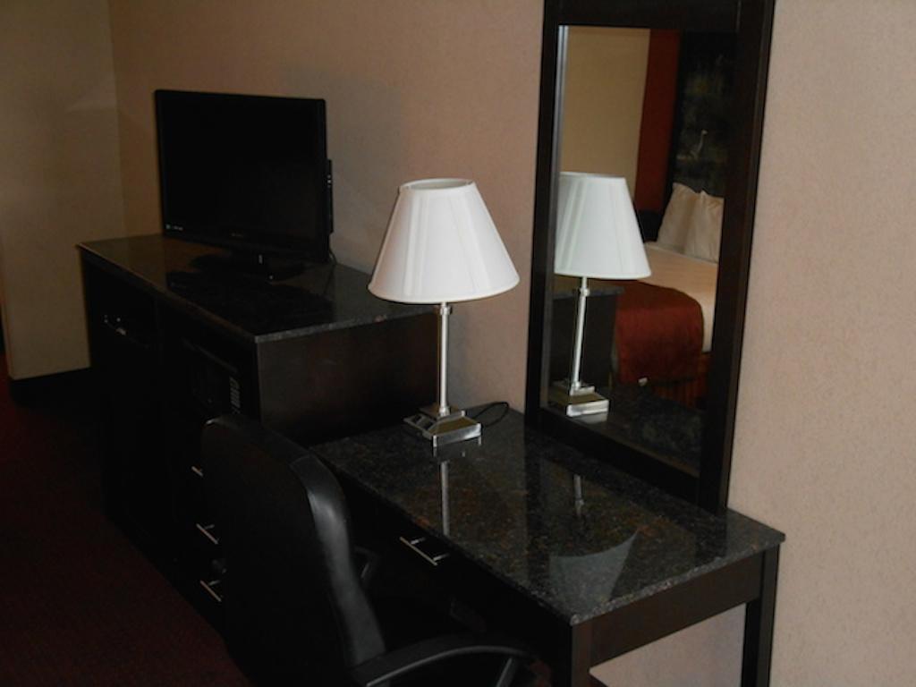 Ameristay St Joseph 2*