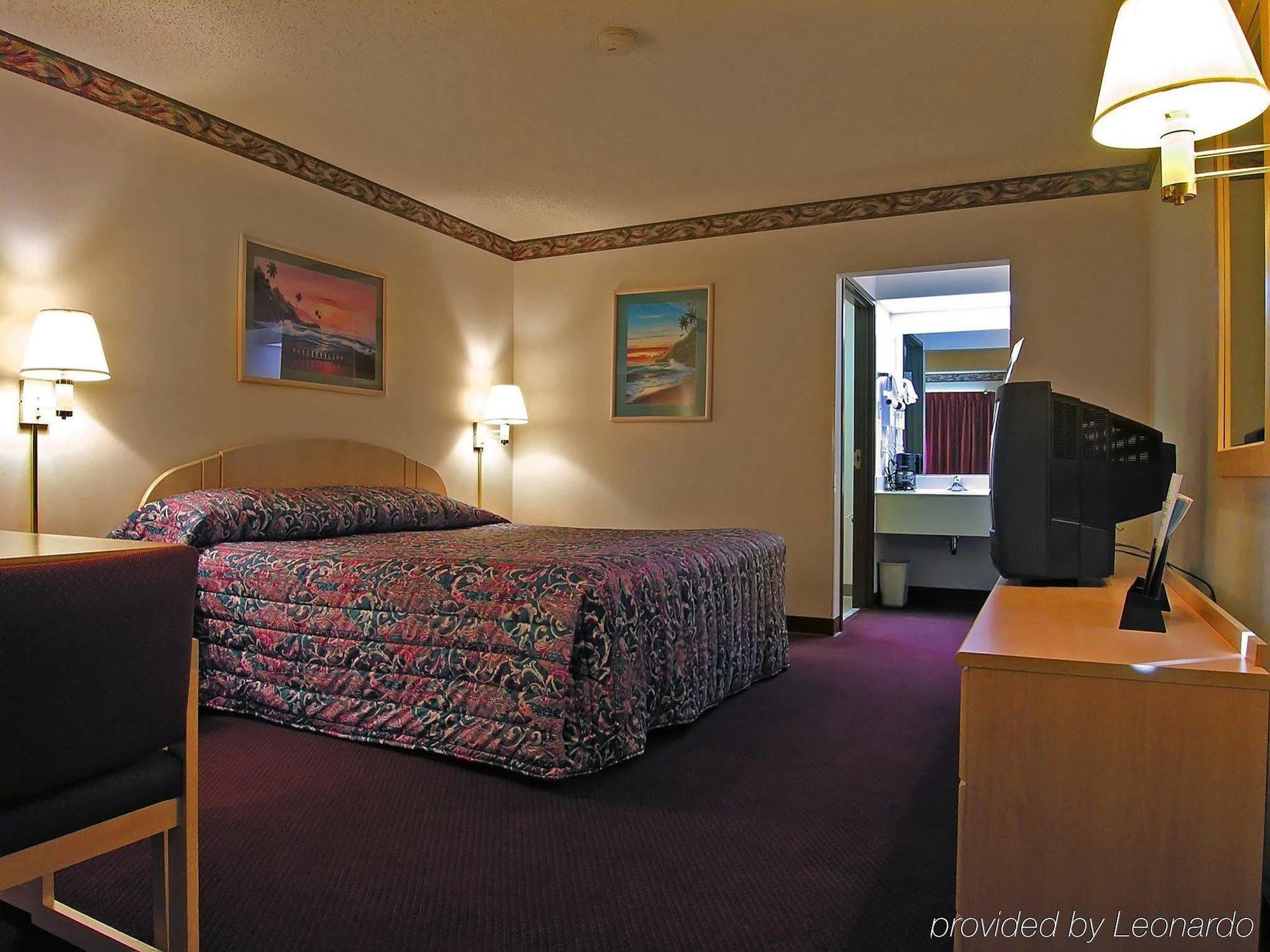 Ameristay St Joseph Hotel